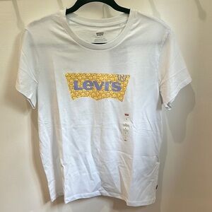 NWT Levi’s T-Shirt